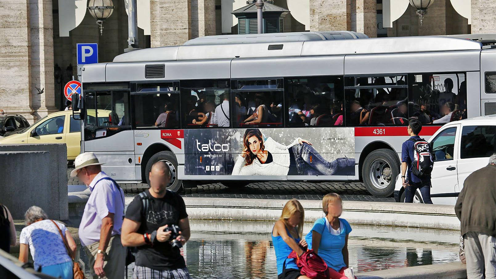 Pubblicità dinamica su autobus Four One